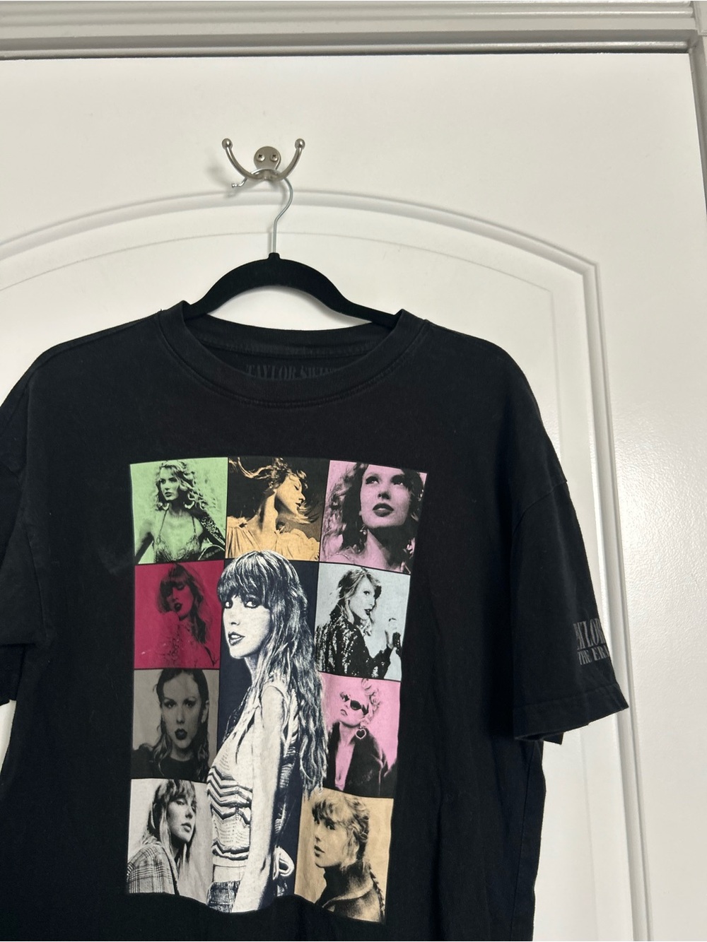 Taylor Swift 'The Eras Tour' Black Print TShirt Size Small Swiftie Cozy merch - Picture 3 of 10